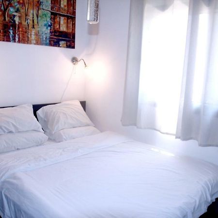 Central Apartment With Shelter Room -1 Bedroom & Living Room And Balcony Tel Aviv-Jaffa Exterior foto